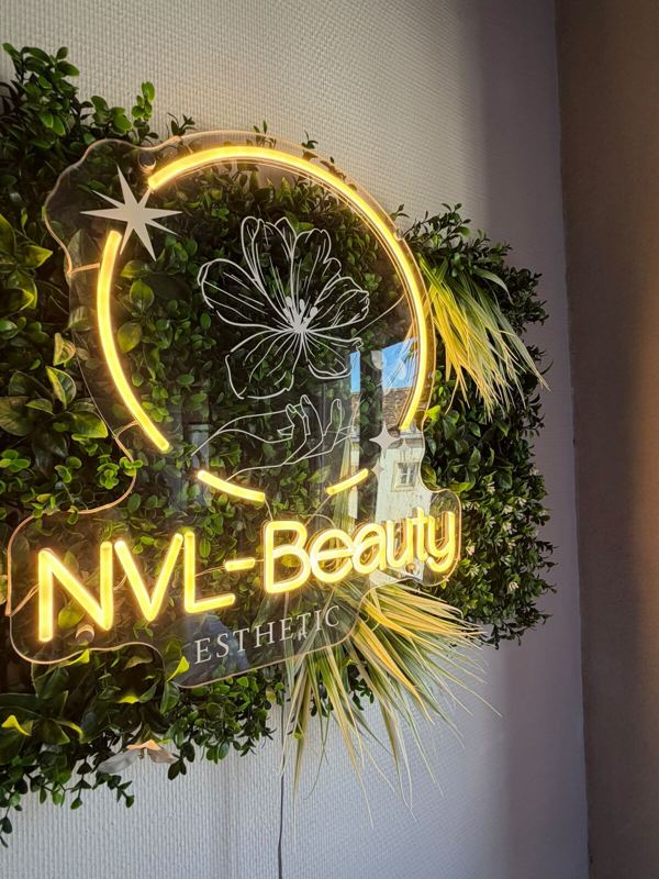 L’enseigne lumineuse NVL Beauty